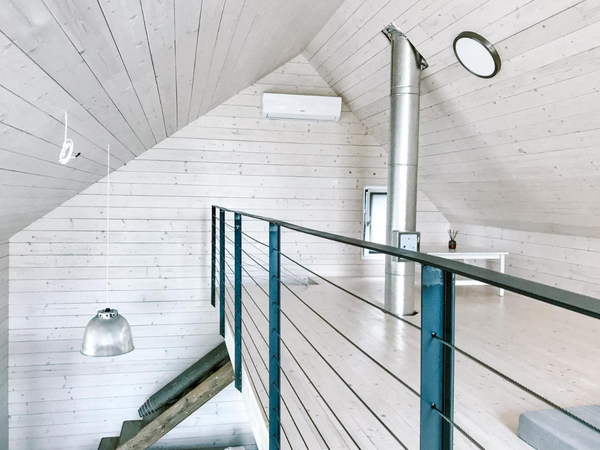 Wine & Space Lodge At Lake Balaton Balatonlelle Exterior photo